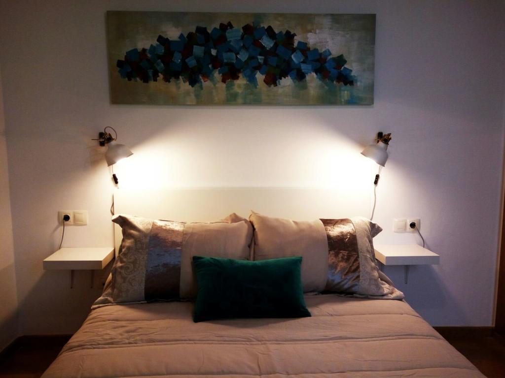 Mitjana Plaza Apartment Malaga Exterior photo