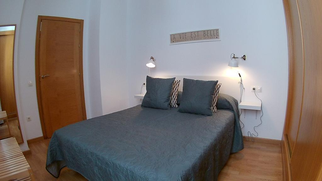 Mitjana Plaza Apartment Malaga Exterior photo