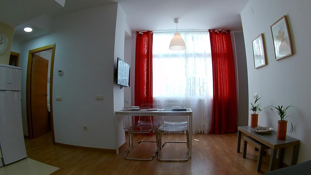 Mitjana Plaza Apartment Malaga Exterior photo
