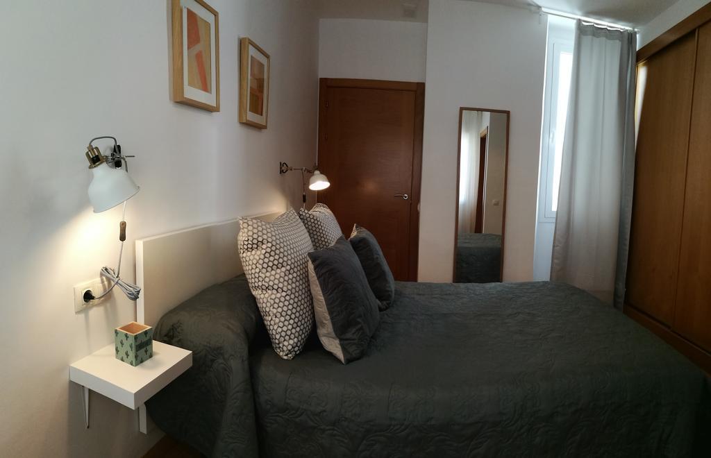 Mitjana Plaza Apartment Malaga Exterior photo