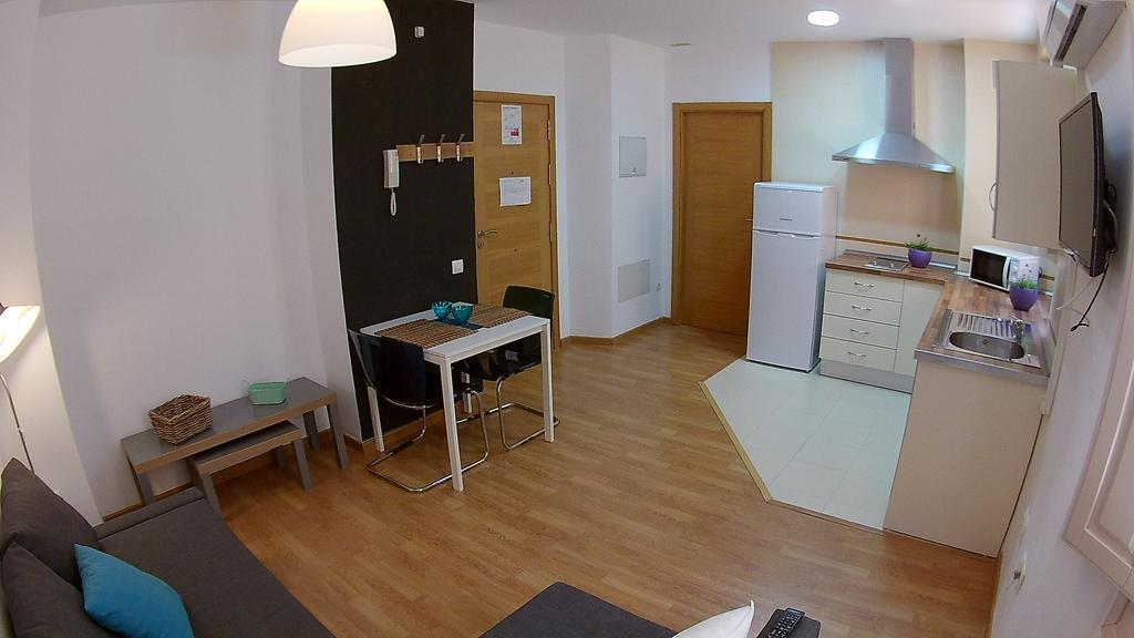 Mitjana Plaza Apartment Malaga Exterior photo