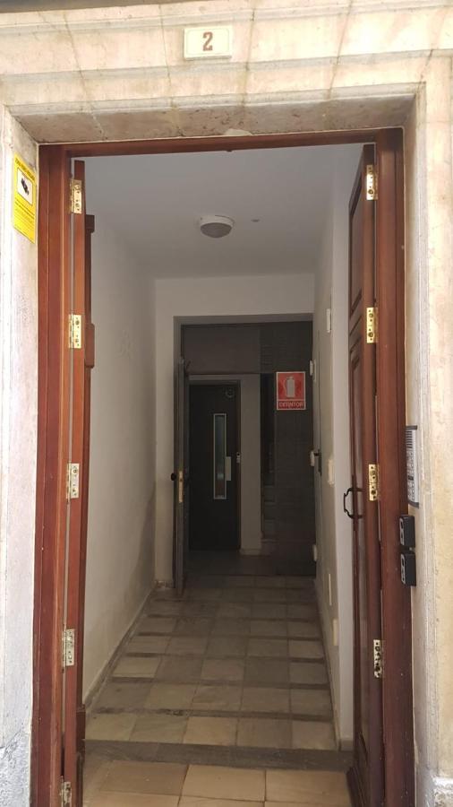 Mitjana Plaza Apartment Malaga Exterior photo